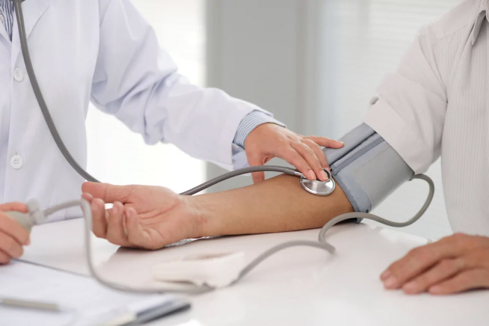 Grupo de médicos en reunión